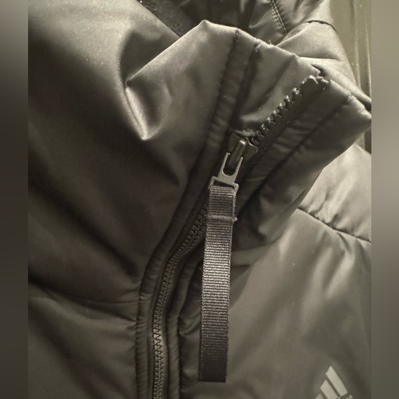 Adidas Women’s L Black Puffer Vest – Zip Front – Worn Once - Picture 4 of 8